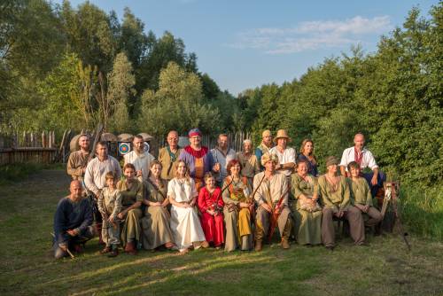 Uczestnicy zawodów na pamiątkowym zdjęciu.