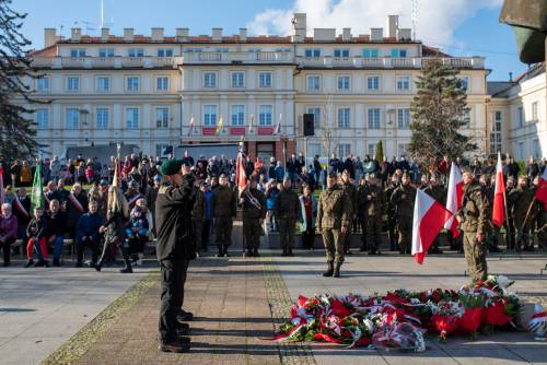 Obywatele podczas obchodów Święta Niepodległości.