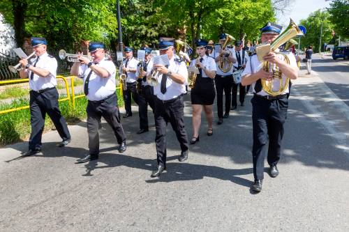 Orkiestra podczas obchodów rocznicy uchwalenia konstytucji 3 maja. Defilada.