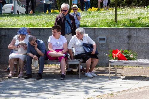 Mieszkańcy podczas obchodów rocznicy uchwalenia konstytucji 3 maja.