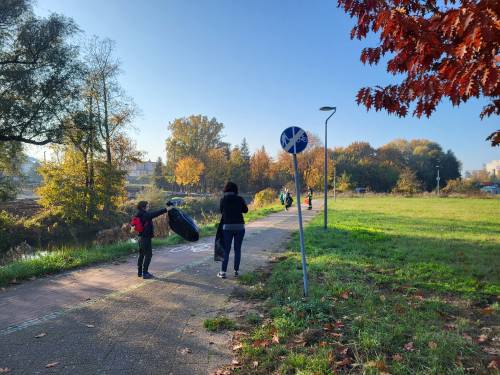 Uczestnicy akcji w trakcie działań.