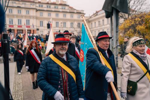 Przemarsz sztandarów.