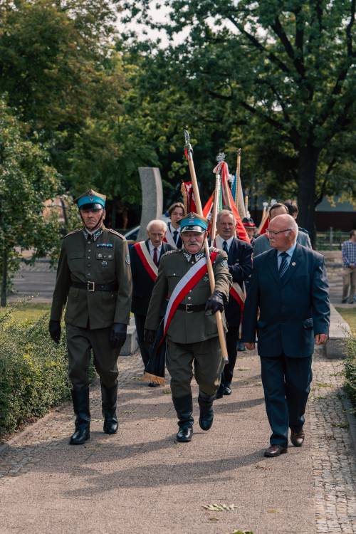 Żołnierze podczas przemarszu.