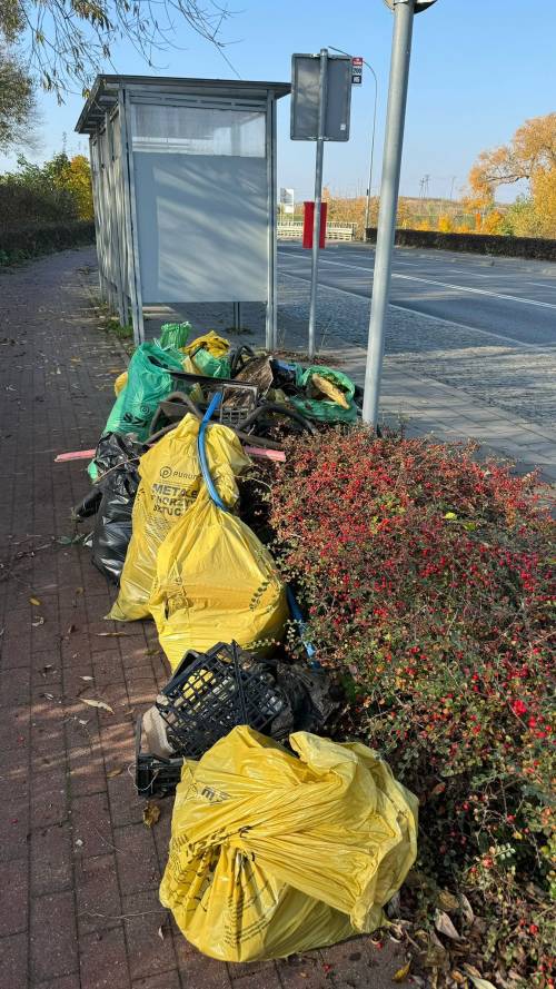 Zebrane śmieci w punktach odbioru.