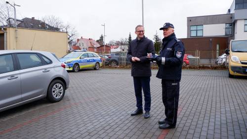 Przekazanie auta służbowego Komendzie Powiatowej Policji w Pruszczu Gdańskim.