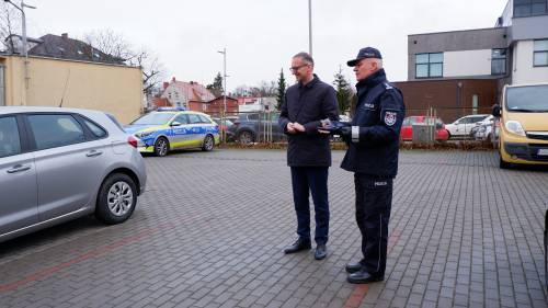 Przekazanie auta służbowego Komendzie Powiatowej Policji w Pruszczu Gdańskim.