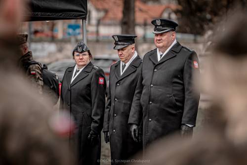 Mundurowi podczas obchodów.
