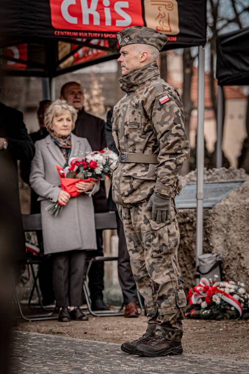 Zbliżenie na żołnierza.