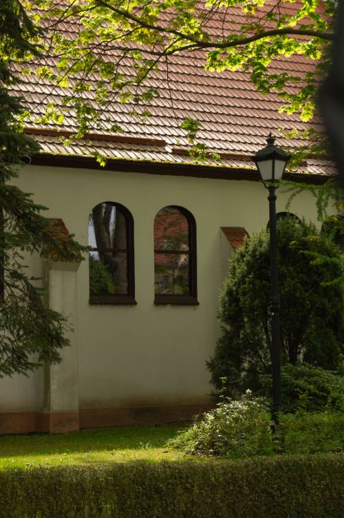 Kościół i latarnia.