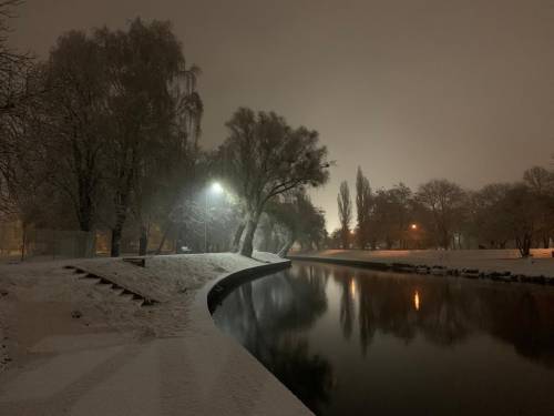 Kanał Raduni zimą.