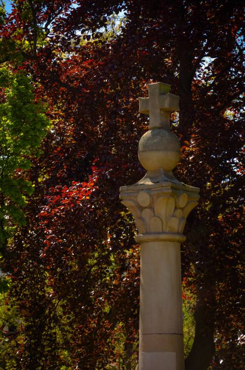 Detal - góra pomnika.