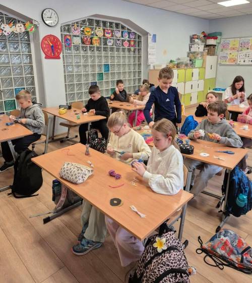 Uczniowie podczas zajęć