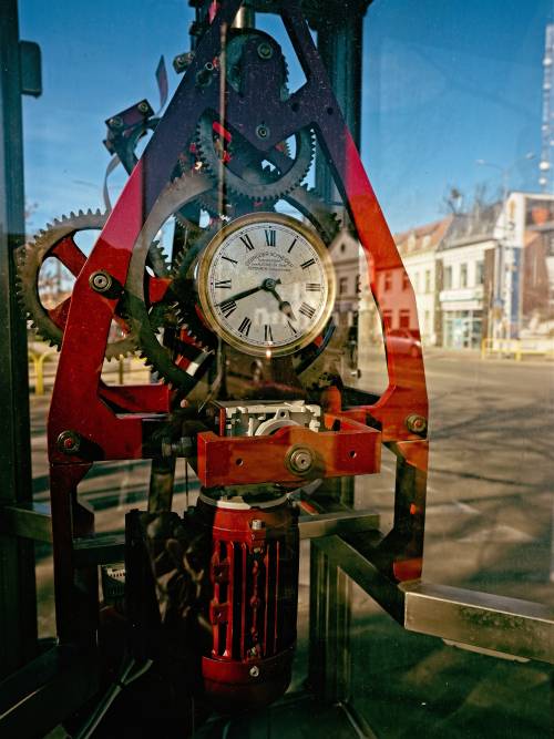 Zegar z mechanizmem