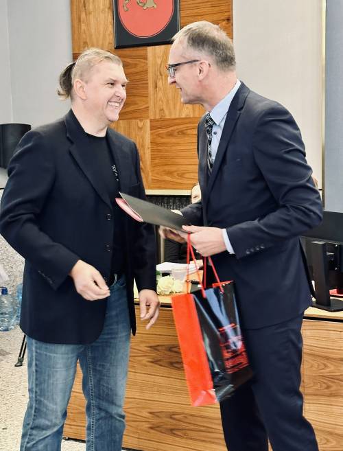 Burmistrz Pruszcza Gdańskiego i jeden z nagrodzonych