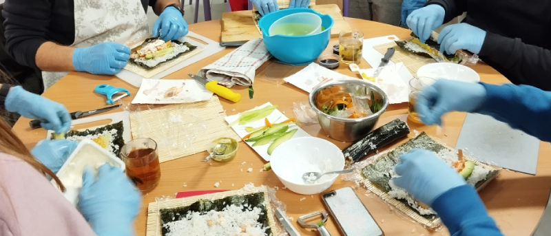 aktualność: Bezpłatne warsztaty integracyjne dla rodzin – Warsztaty robienia sushi