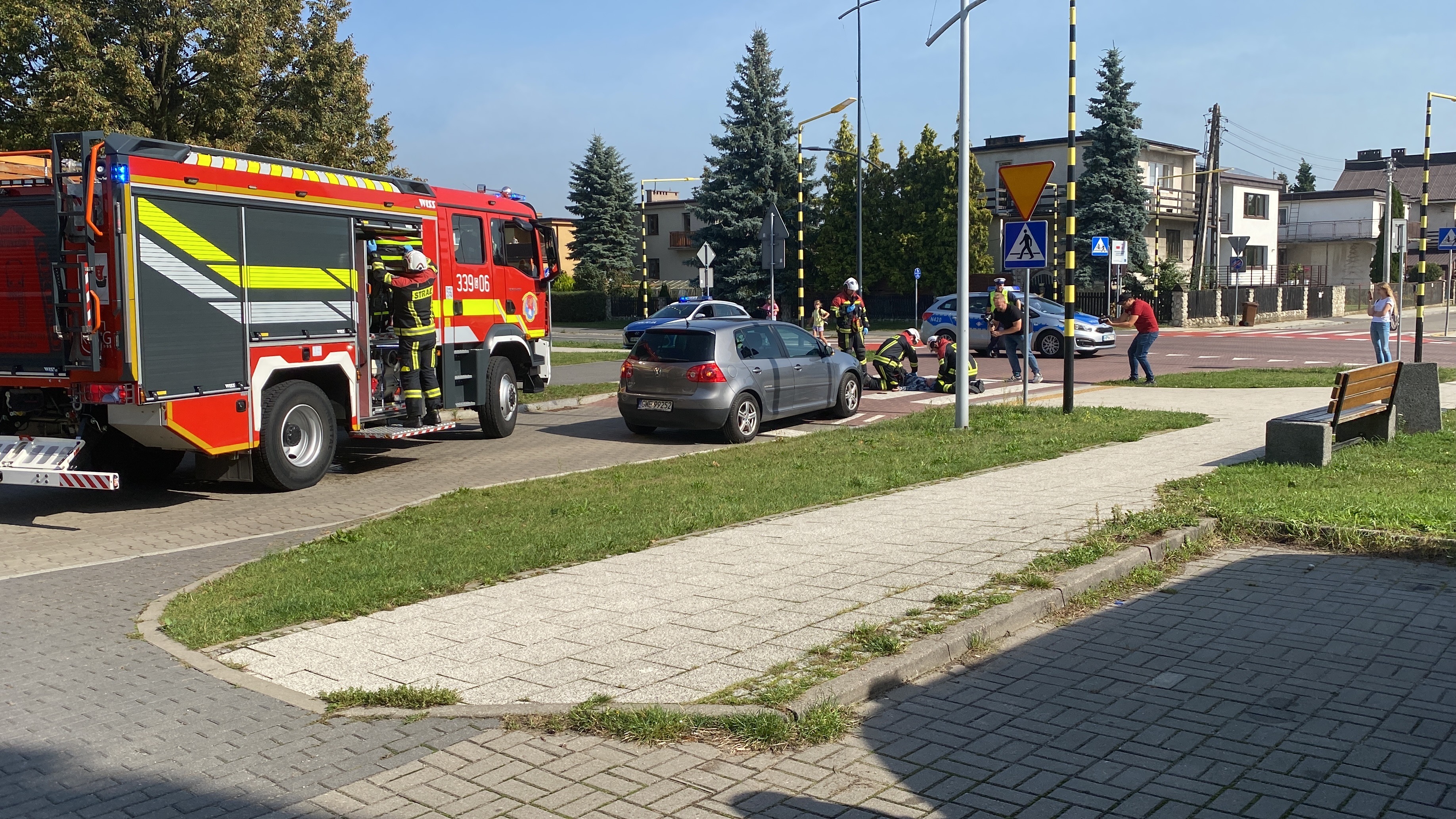 Zaskoczenie na planie filmu „Bezpiecznie z Lwem Pruszkiem” – emocje i interwencja służb ratunkowych w centrum miasta