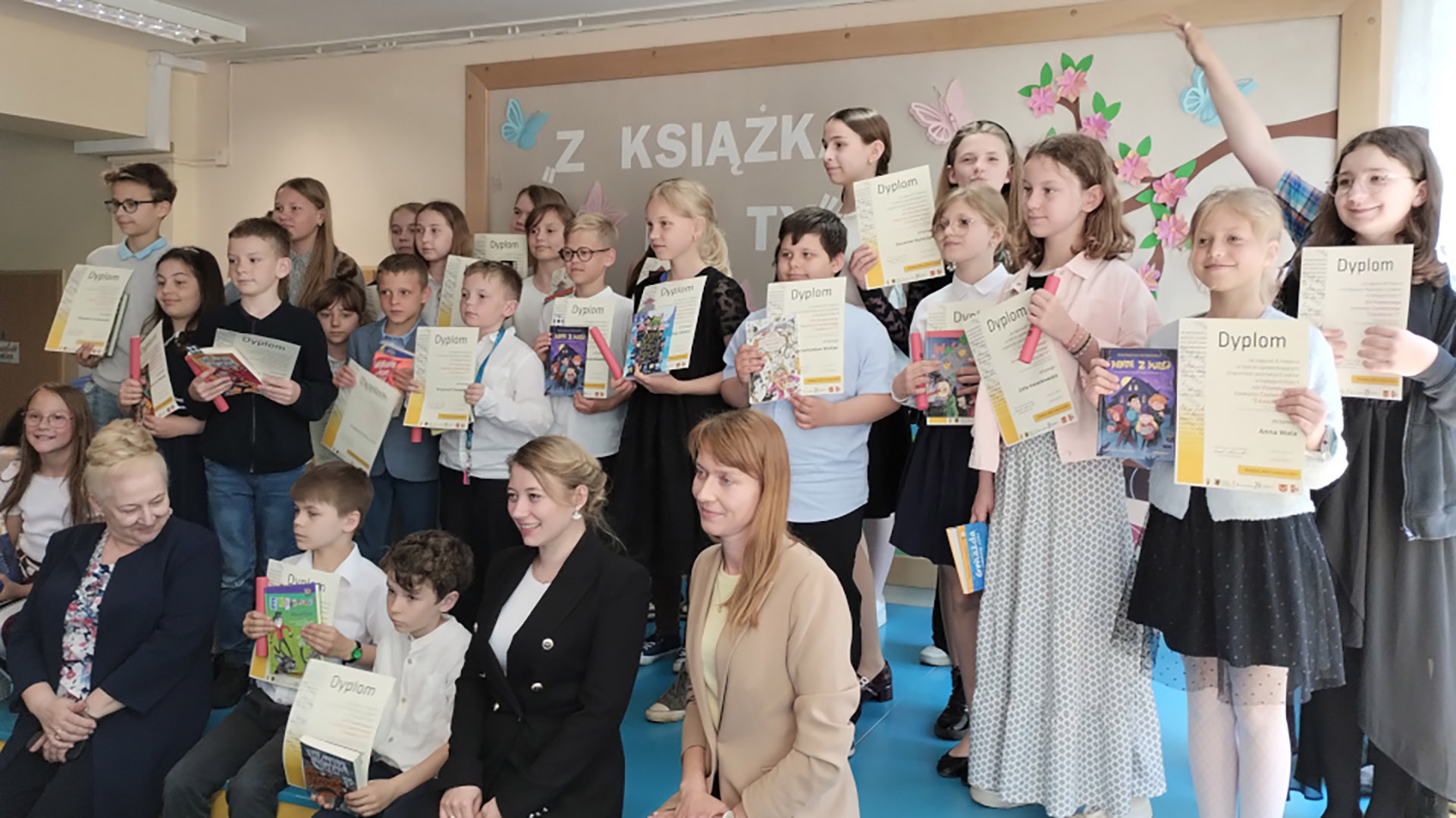 aktualność: Zakończenie XIV Powiatowego Konkursu Czytelniczego – sukces Szkoły Podstawowej nr 2!