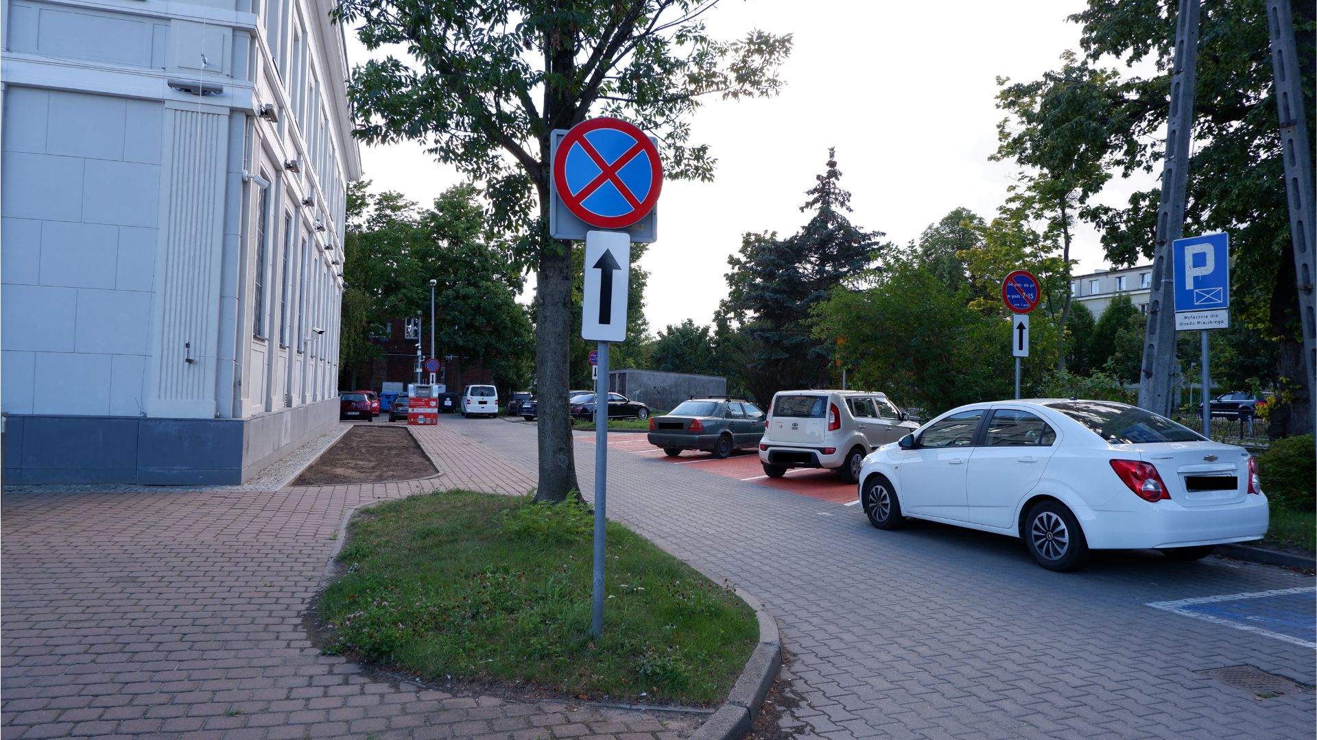 Zmiana organizacji ruchu na parkingu przy Urzędzie Miasta